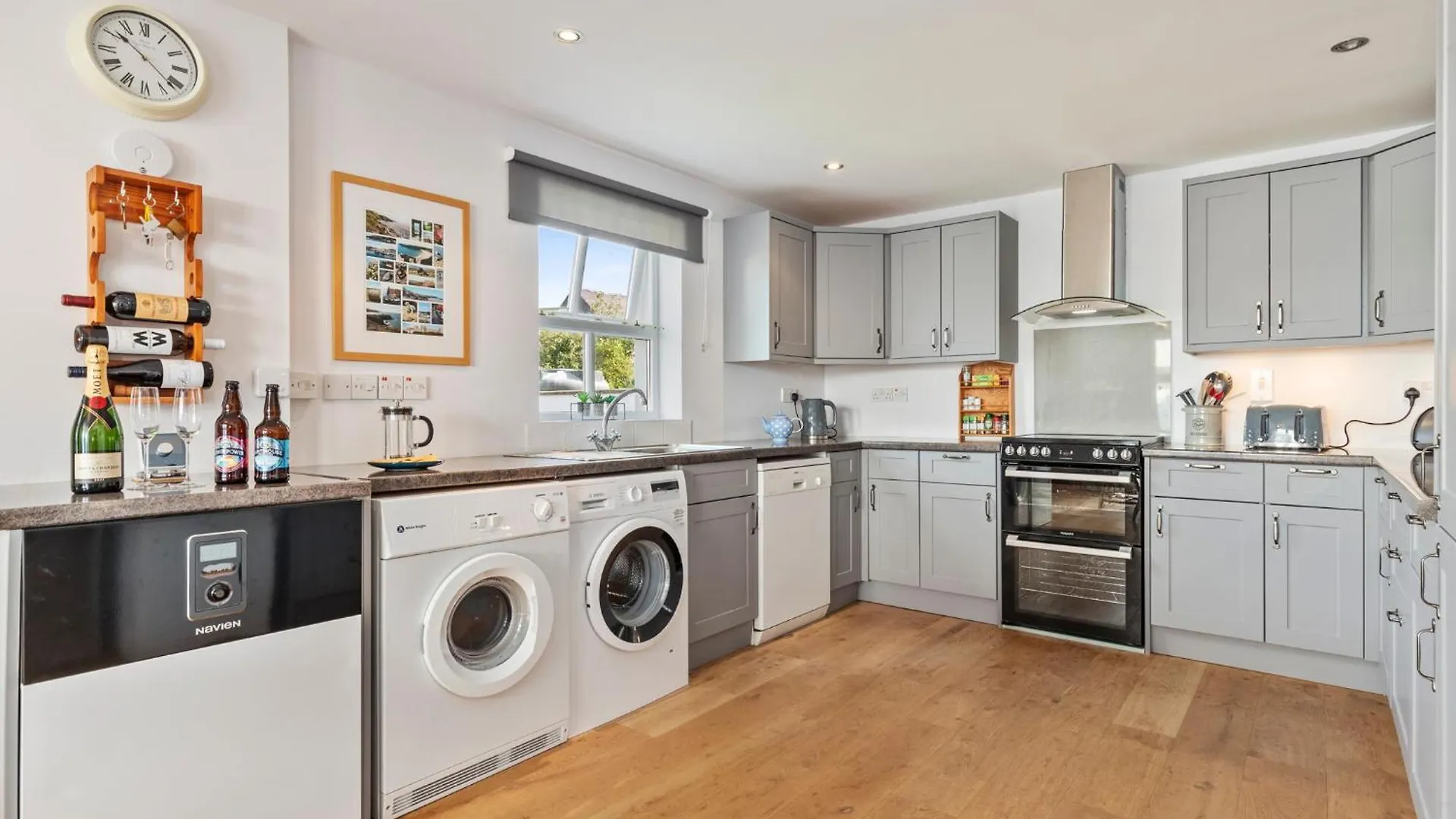 Two Hoots - Peaceful Rural Views Holiday home Tenby