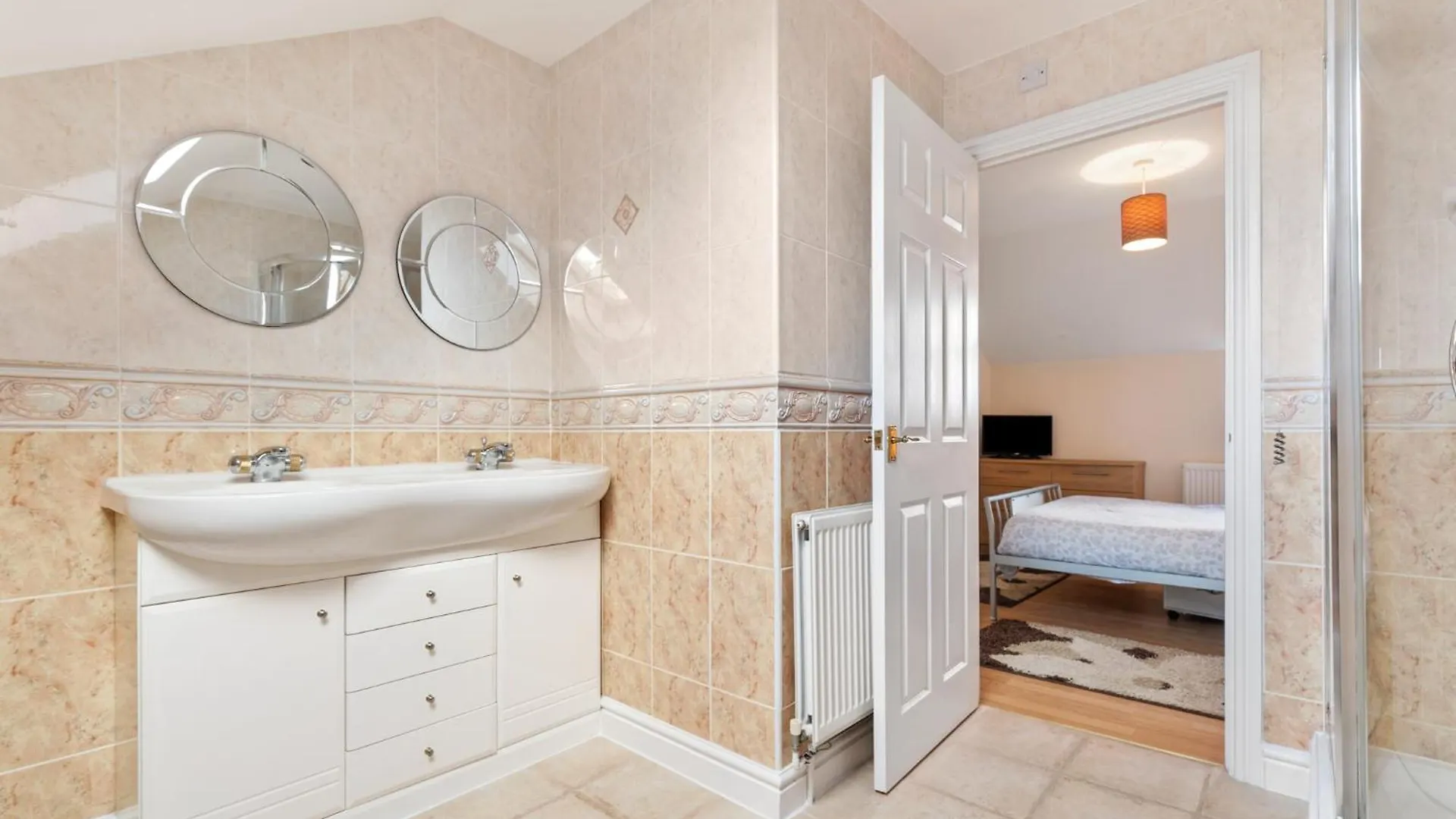 Apartment Arcadia House - Close To Beaches Harbour And Town