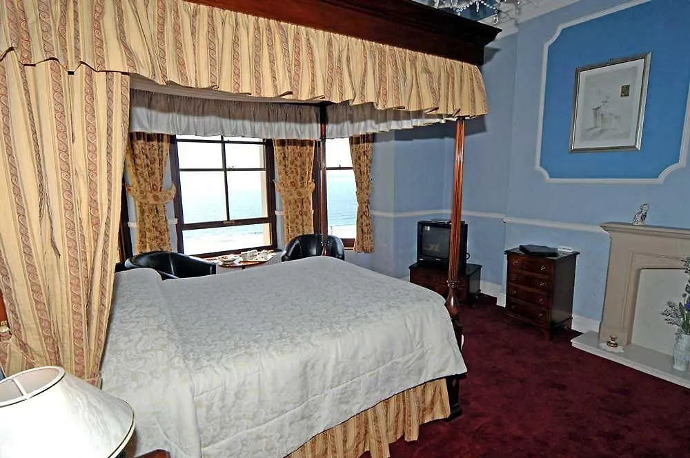 No: 1 The Esplanade Guest Accommodation. Bed and breakfast Tenby