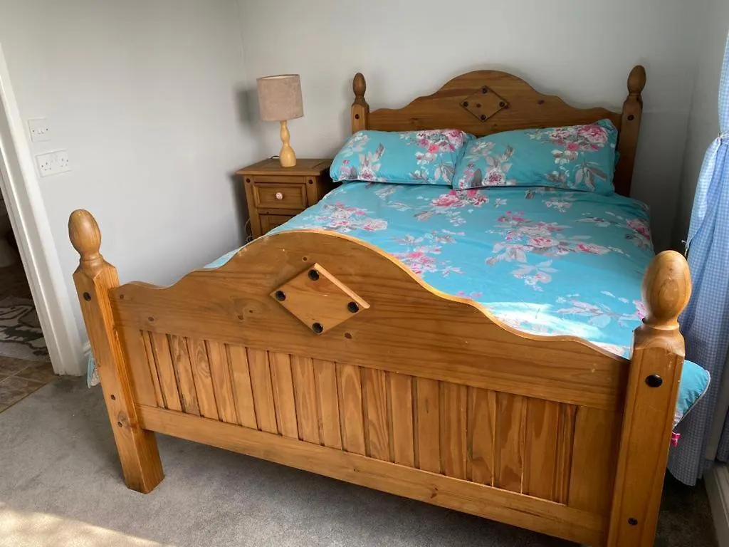 Homely Pembrokeshire Holiday home Tenby