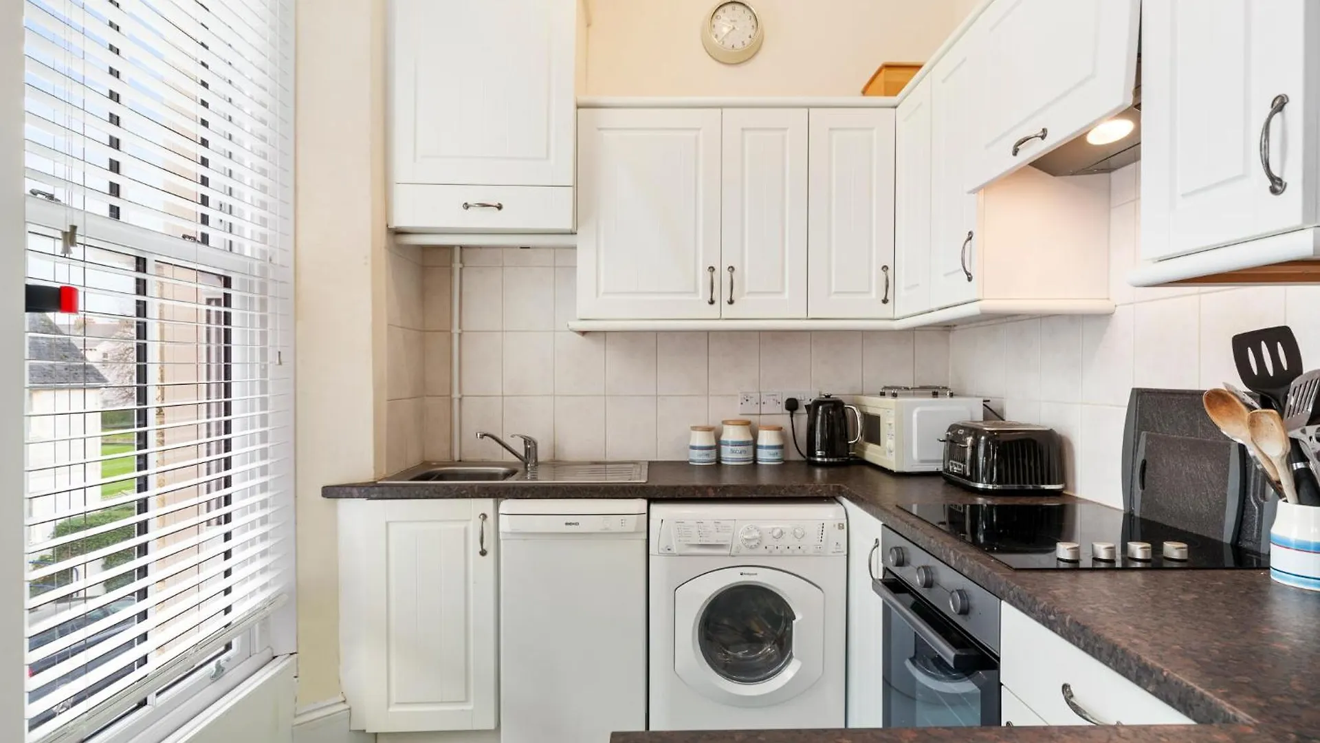 Sherbourne House - Seaside Apartment