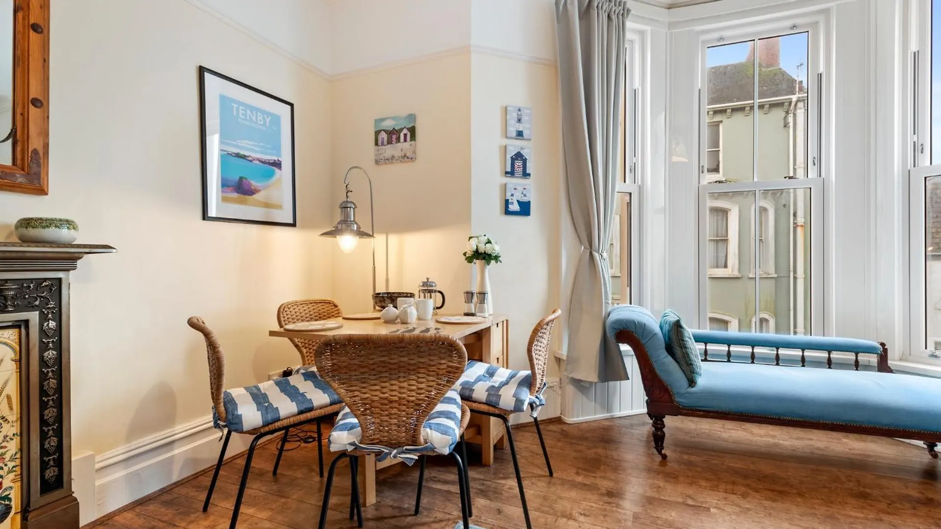 Sherbourne House - Seaside Apartment Tenby