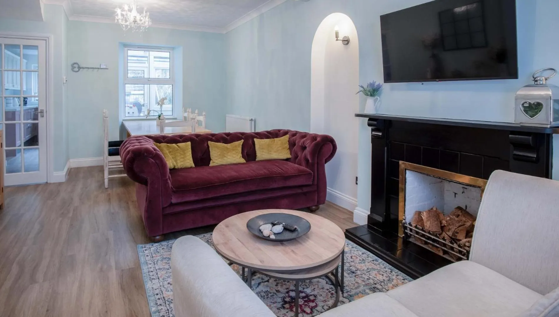 Pink - 4 Bedrooms & Hot Tub - Tenby