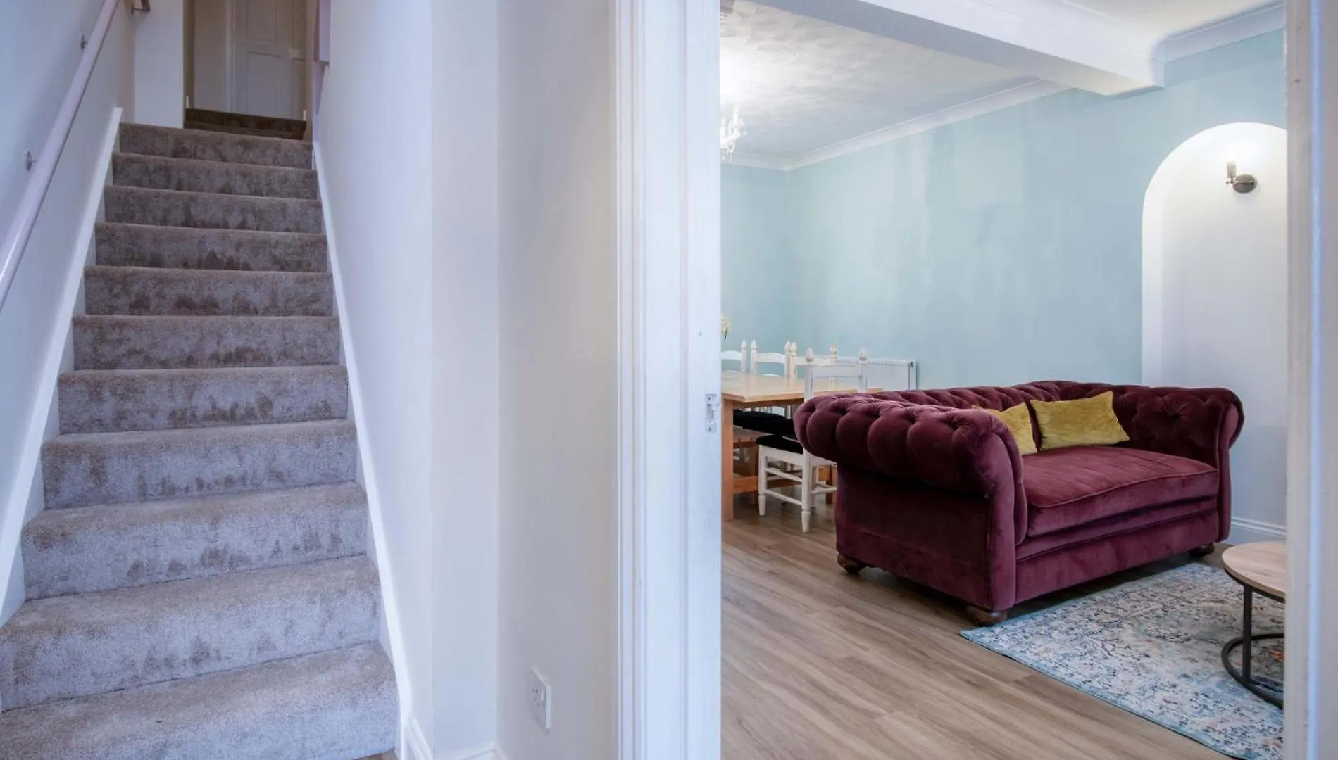 Pink - 4 Bedrooms & Hot Tub - Apartment
