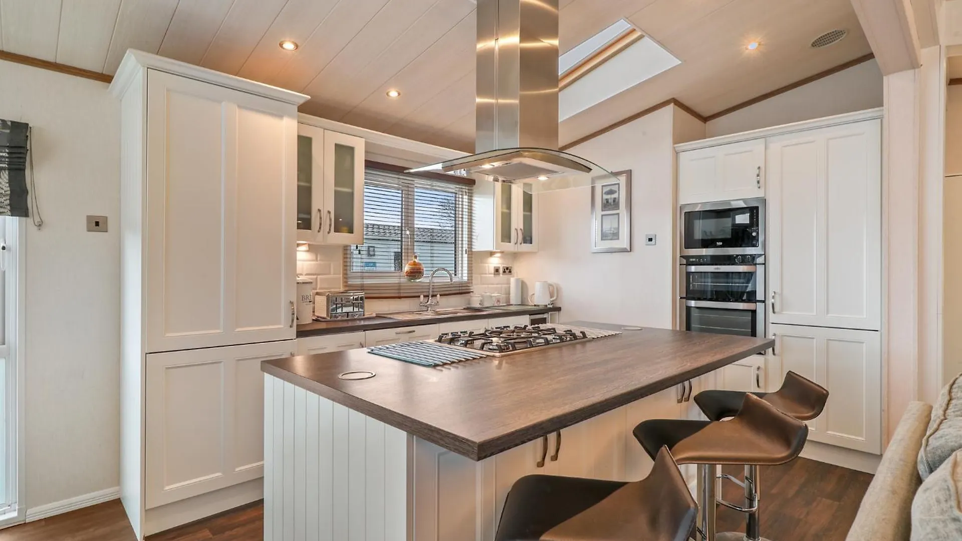 Cormorant - Luxury Close To The *