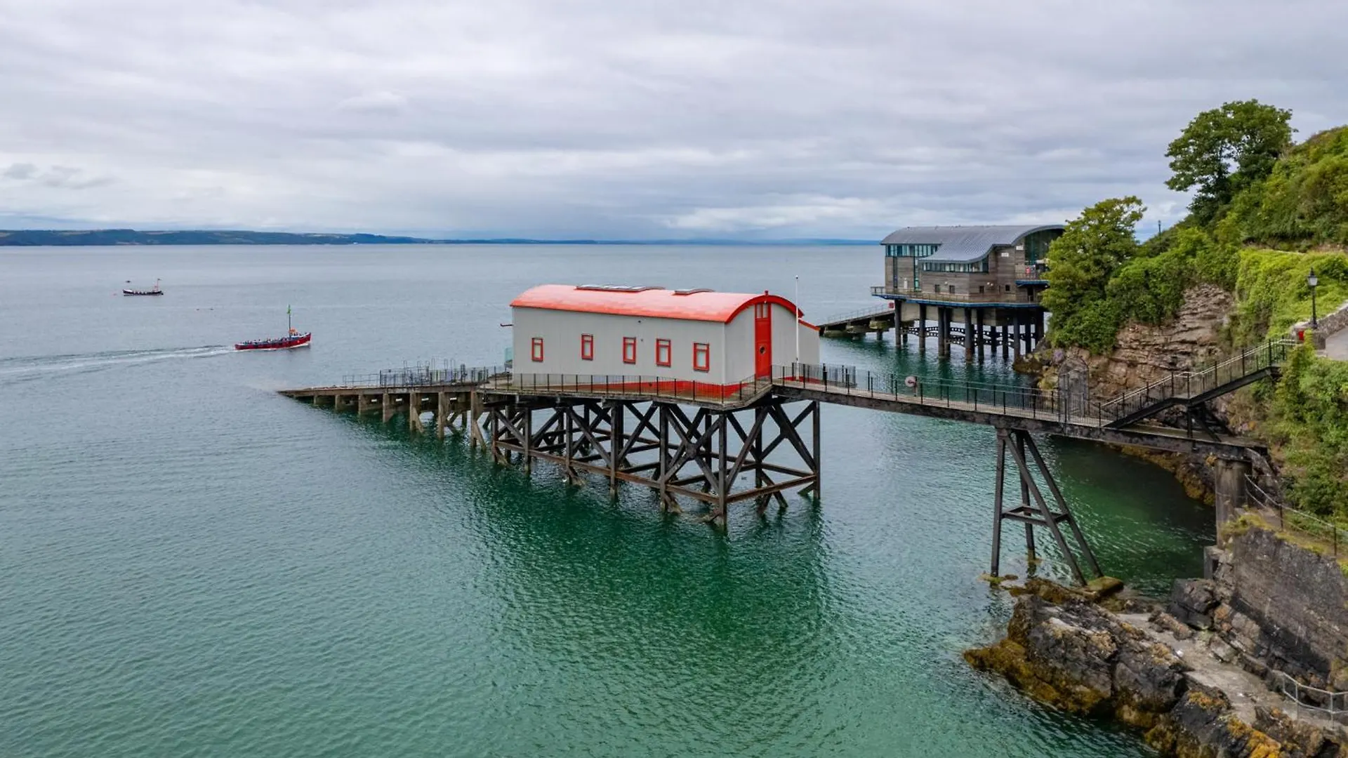Windermere House - Sea Views Town Centre Tenby