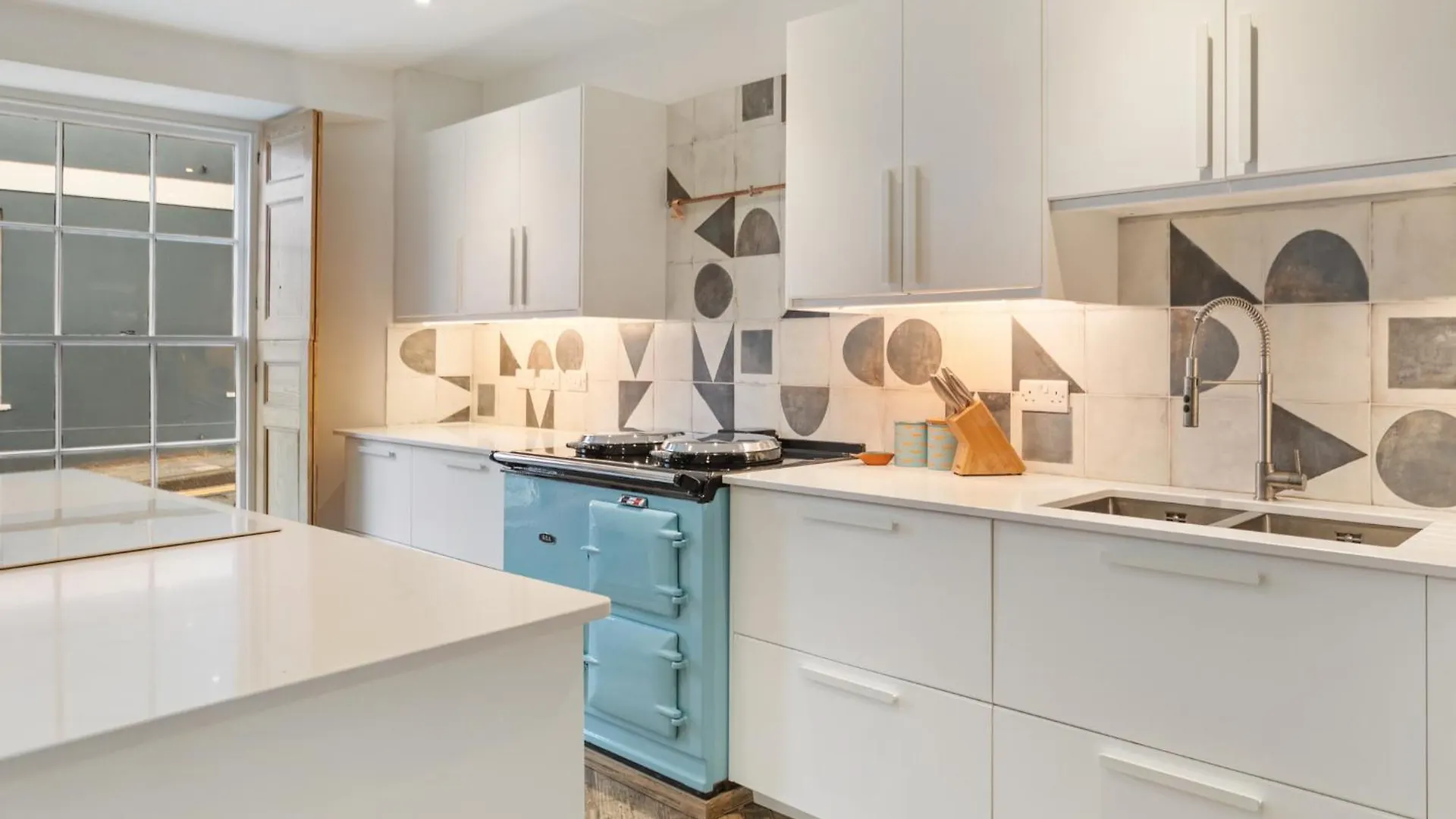 Windermere House - Sea Views Town Centre Tenby