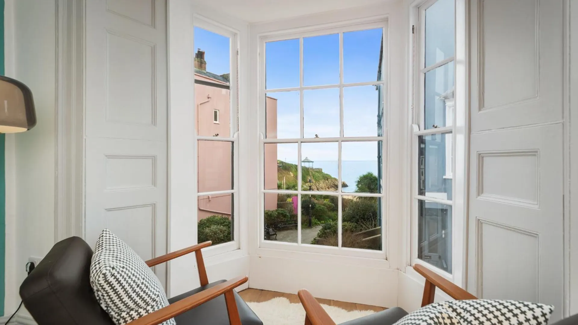Windermere House - Sea Views Town Centre