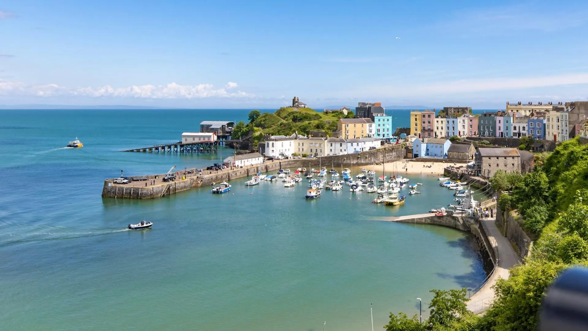 Azure - Spectacular Sea And Harbour Views * Tenby
