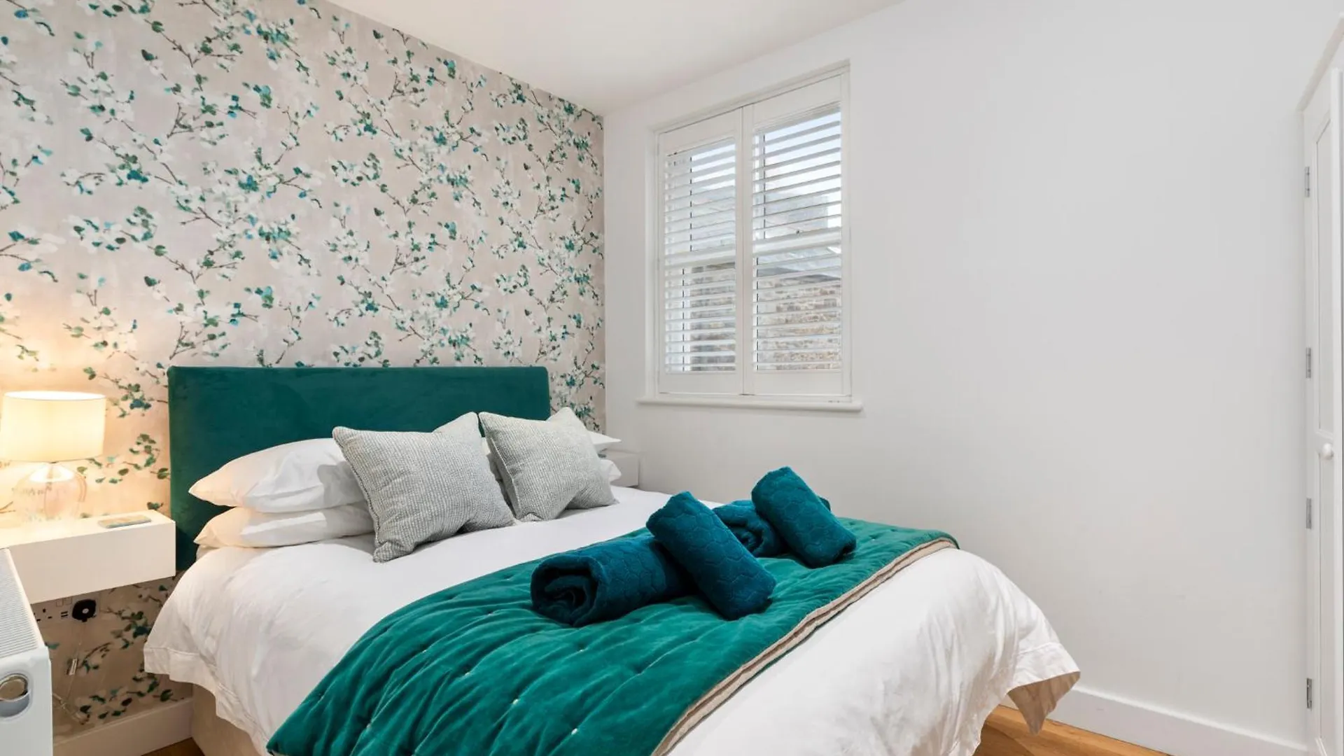 Azure - Spectacular Sea And Harbour Views * Tenby