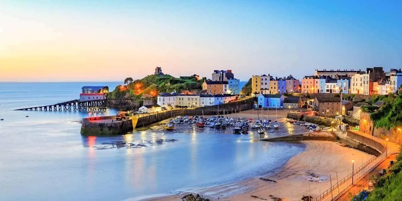 Wheelhouse - 3 Bedroom In The Heart Of Tenby