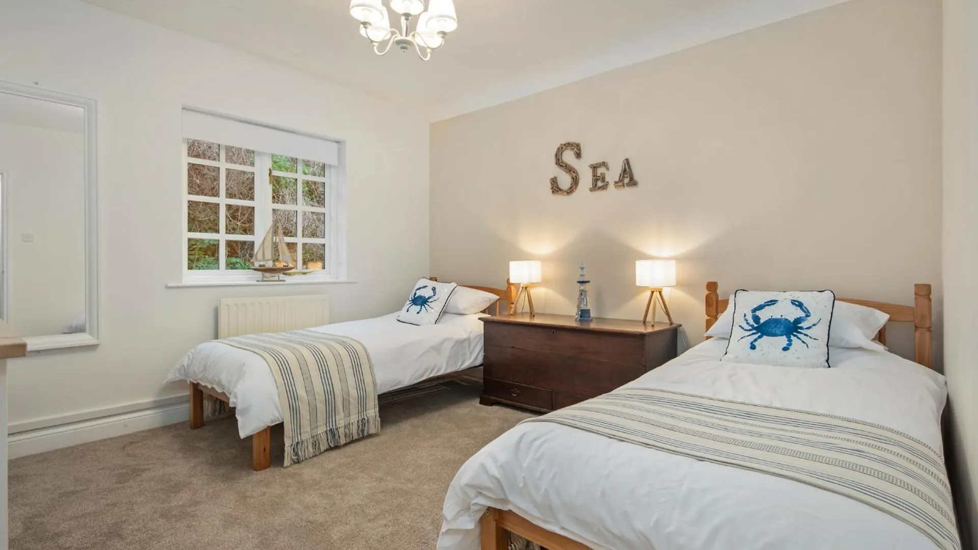 5 Sunny Cove - Direct Access Sea Views Apartment *