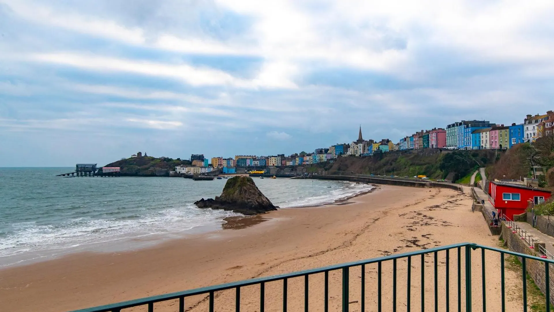 Apartment 5 Sunny Cove - Direct Access Sea Views Tenby