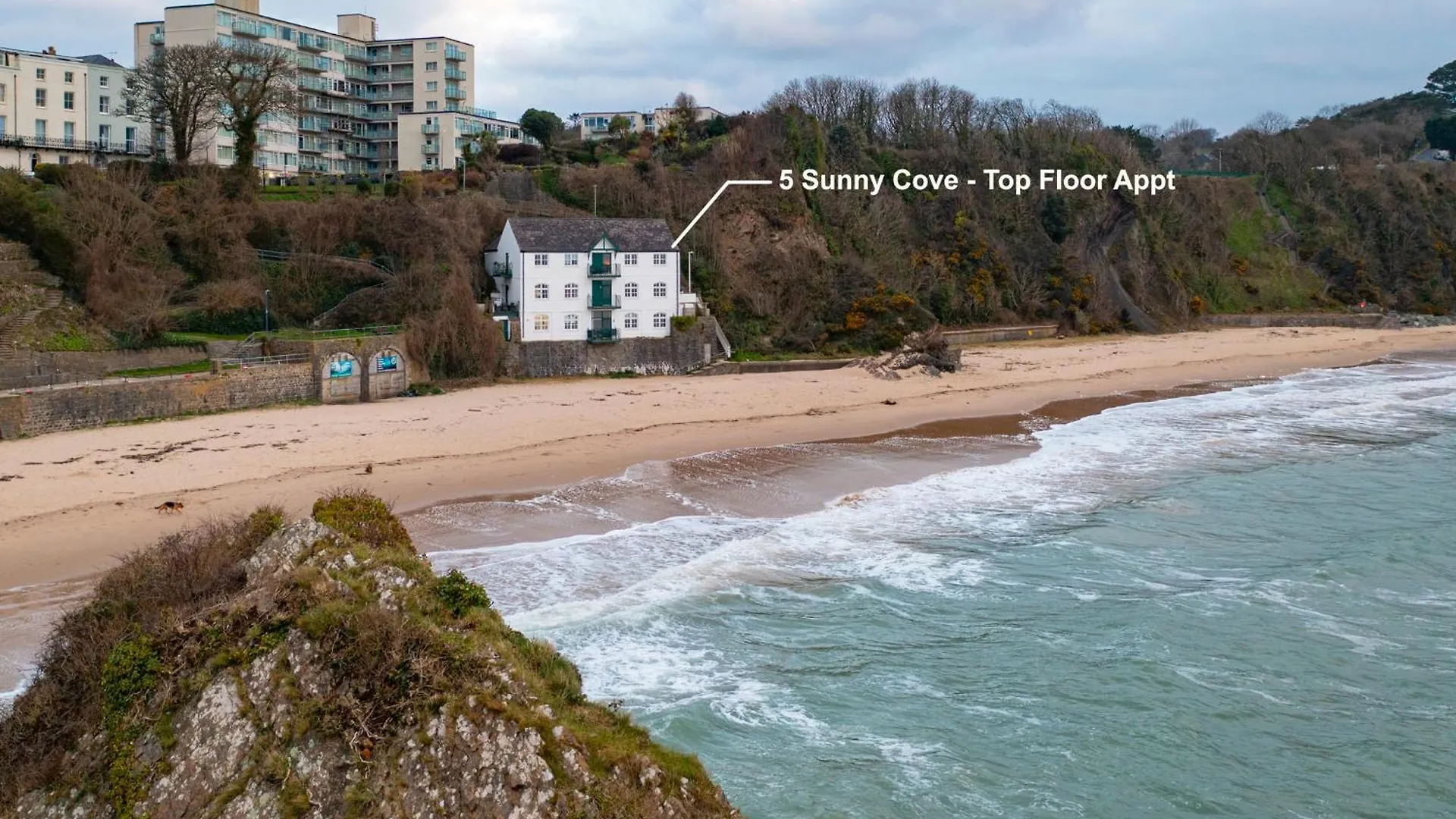 Apartment 5 Sunny Cove - Direct Access Sea Views