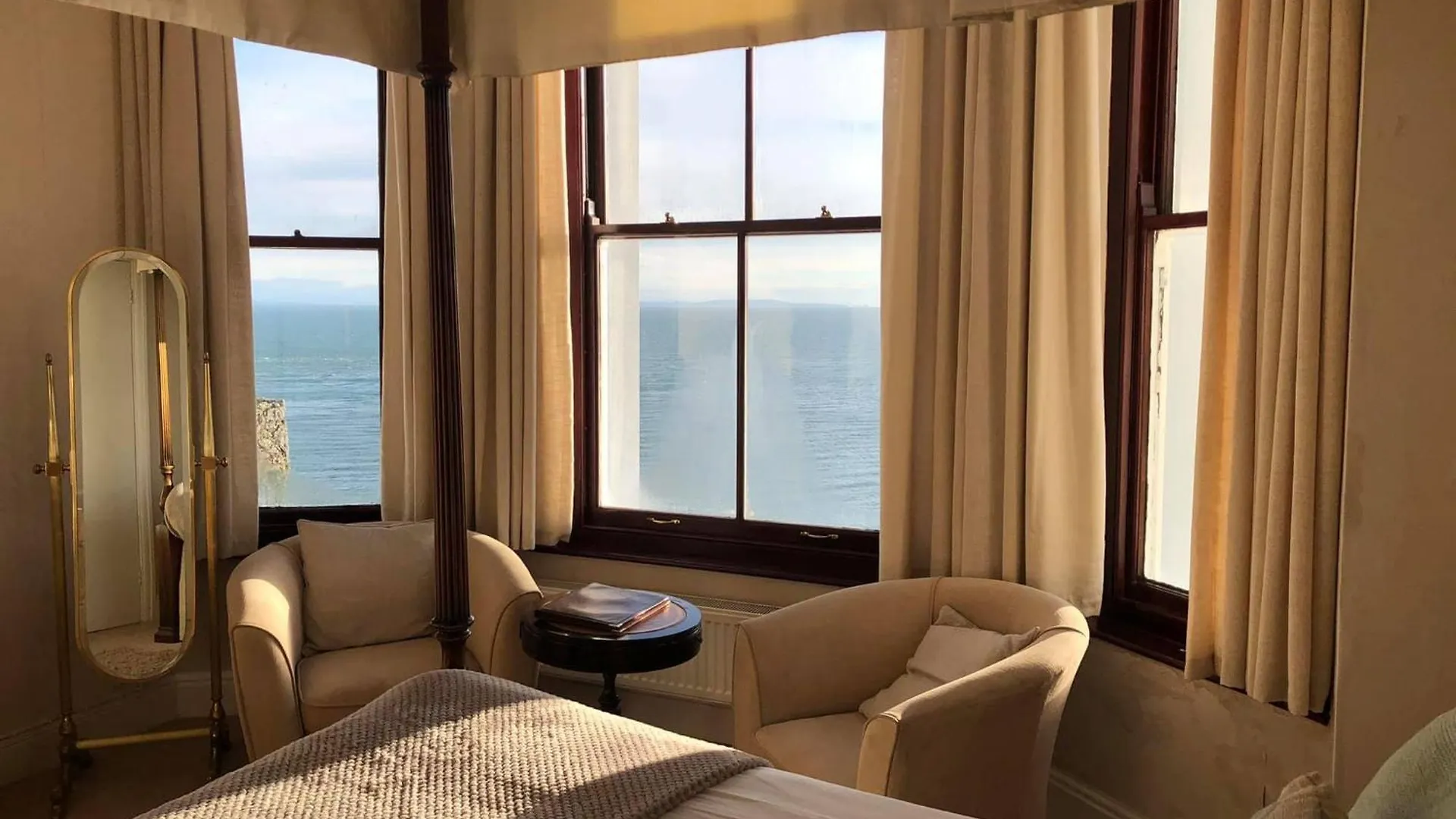 Bed and breakfast No: 1 The Esplanade Guest Accommodation. 4*