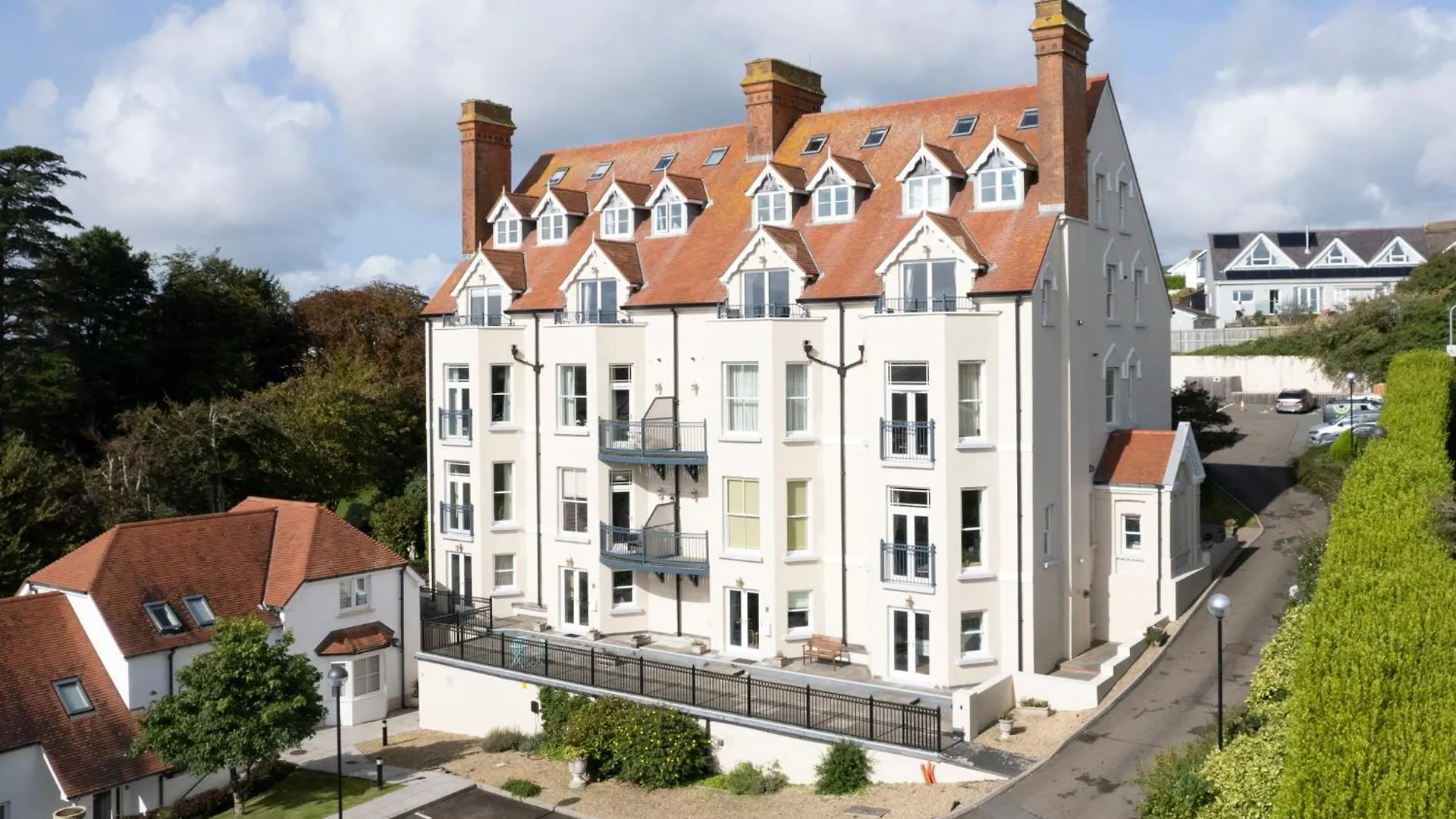 10 Mansion House - Indoor Pool Sea Views Gym