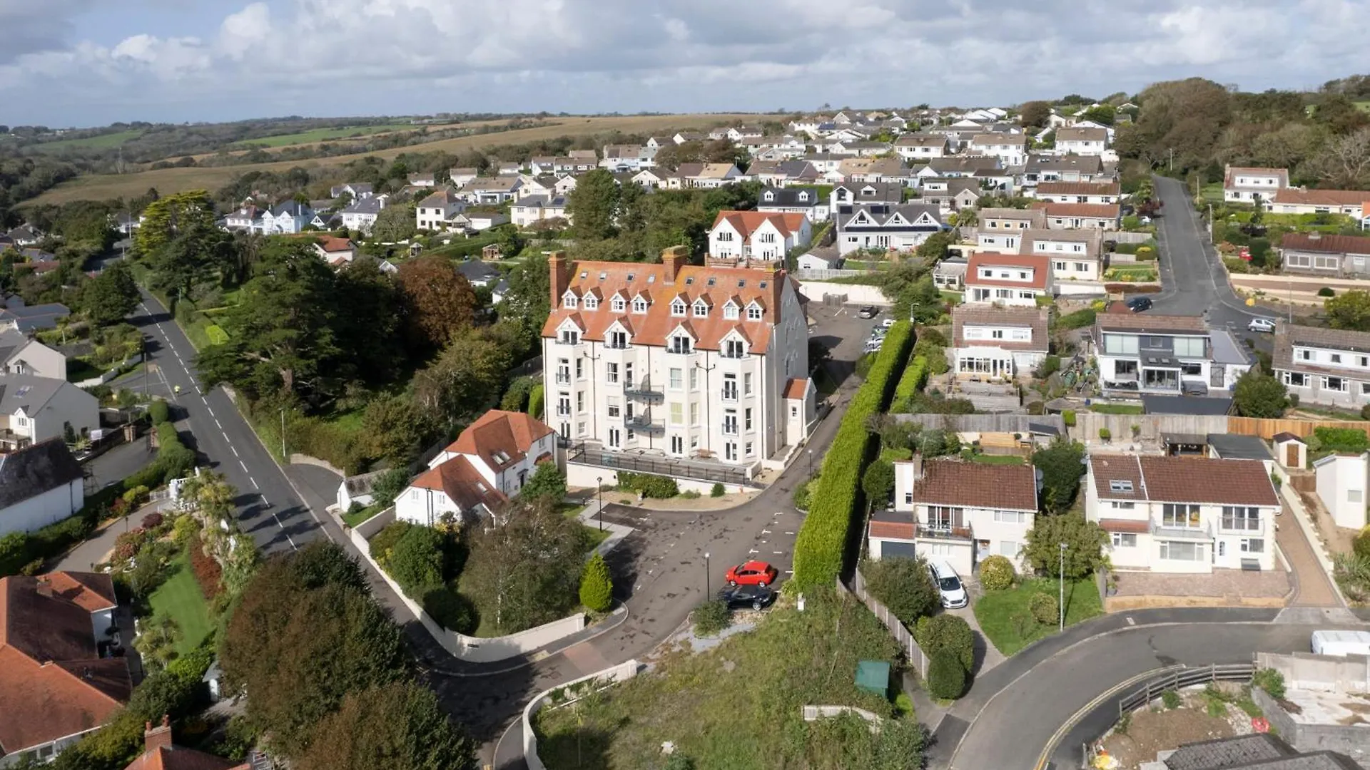 Apartment 10 Mansion House - Indoor Pool Sea Views Gym Tenby