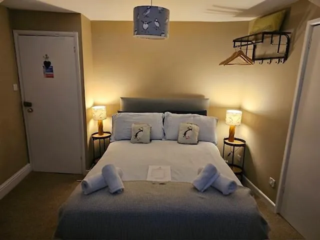 Guest house Sleepy Puffin *