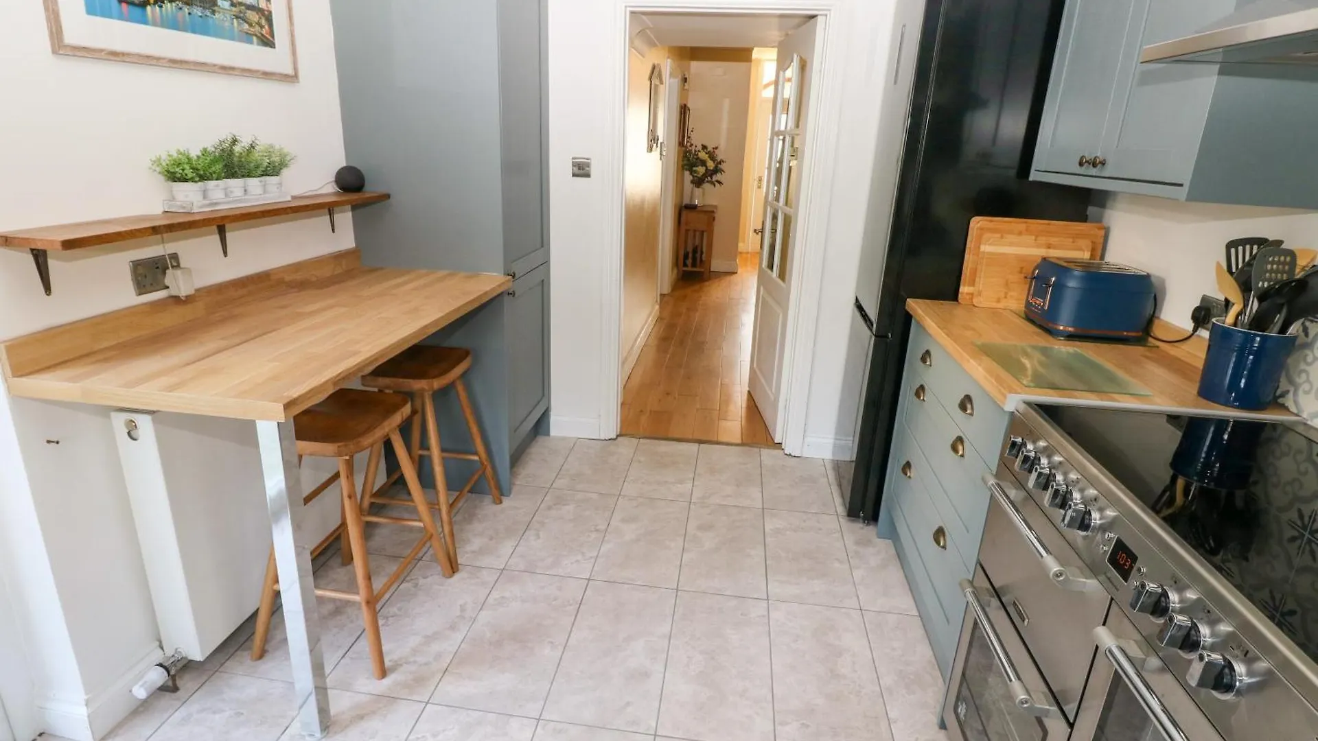 Stones Throw Holiday home Tenby