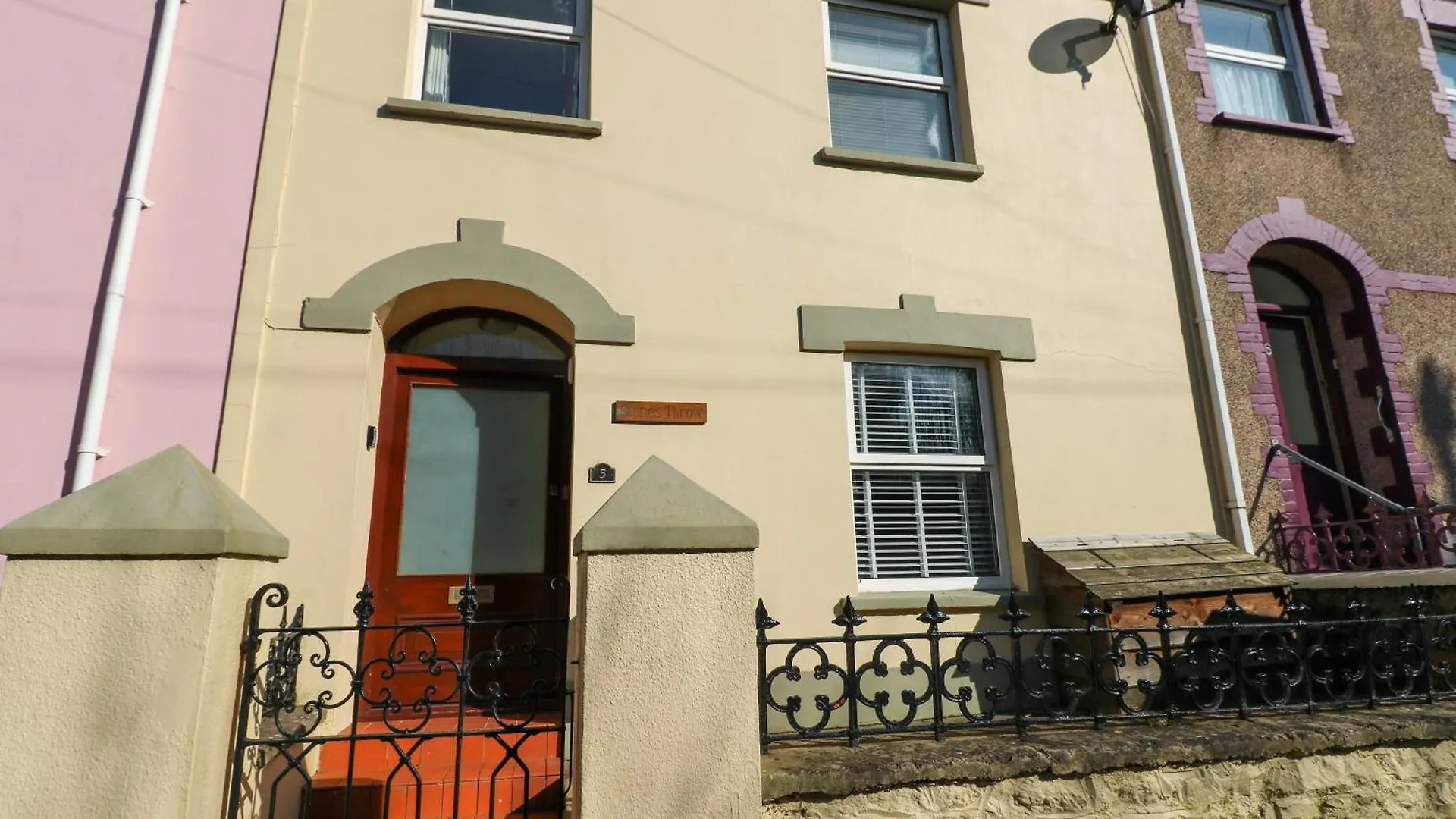 Stones Throw Holiday home *