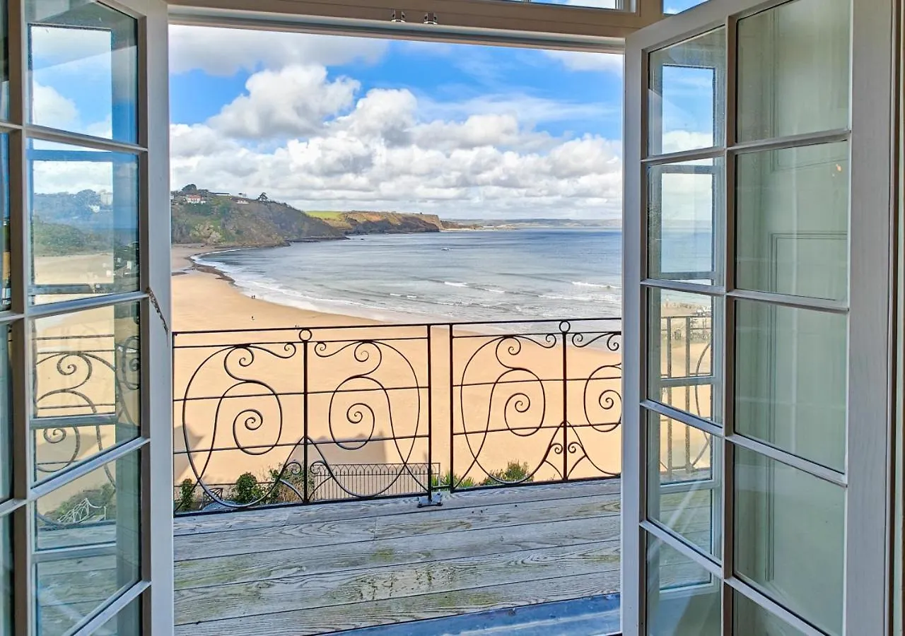Holiday home Belle Vue House