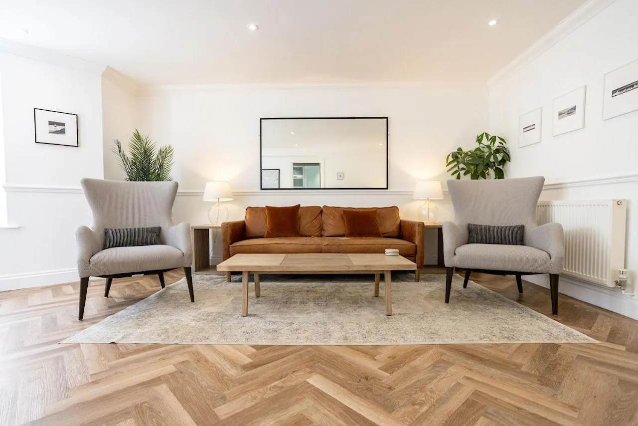 Apartment 2 South Court -