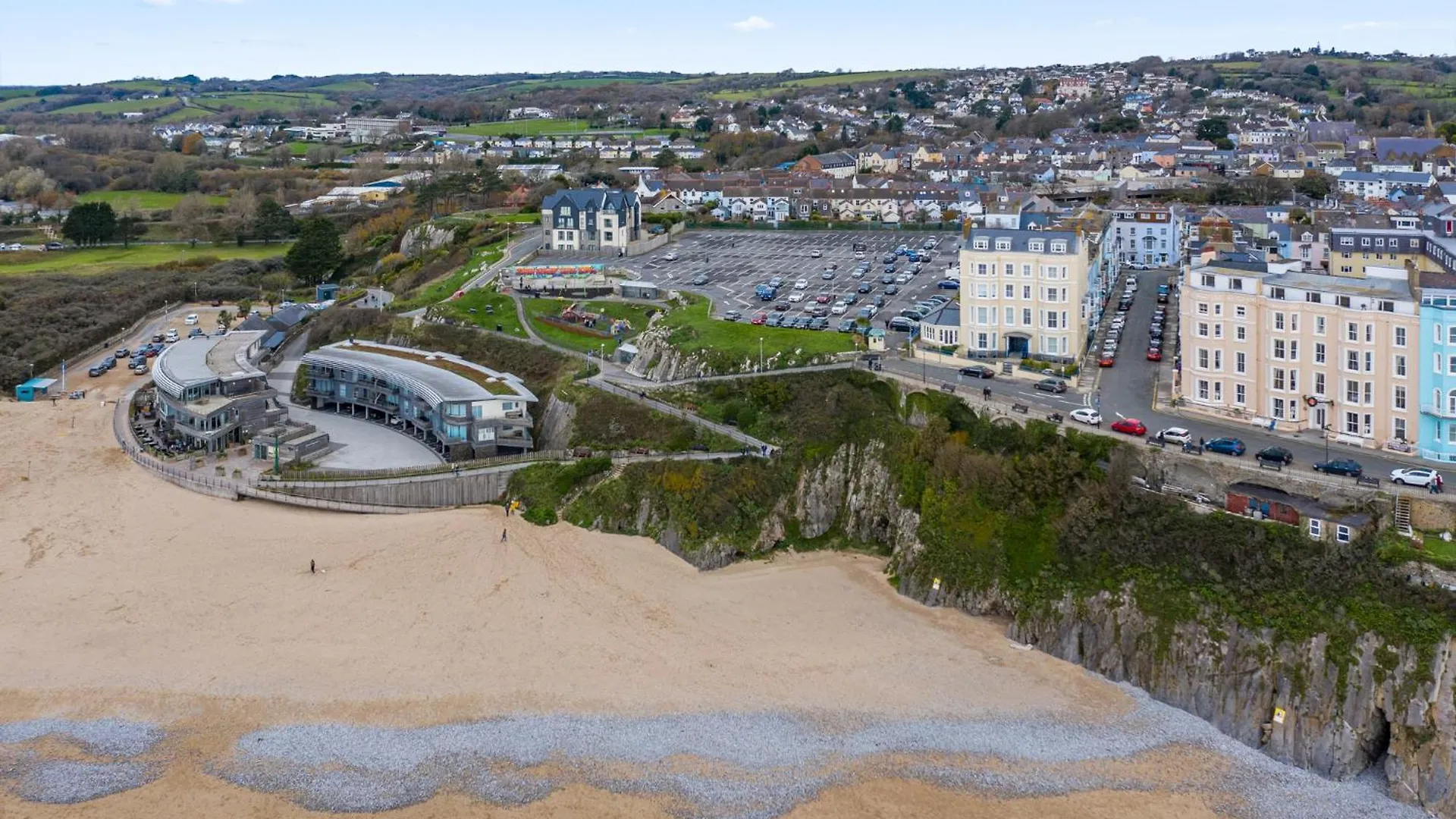 2 South Court - * Tenby