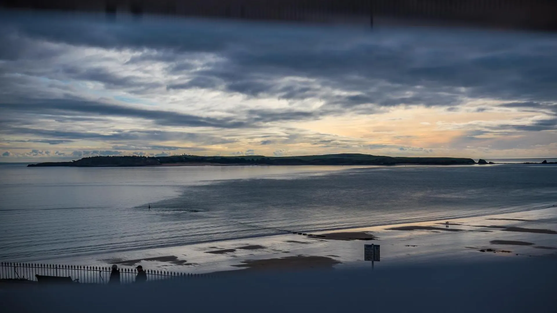 2 South Court - * Tenby