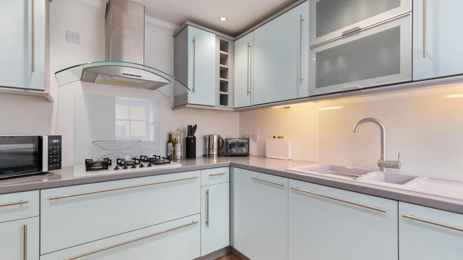 2 South Court - Apartment Tenby