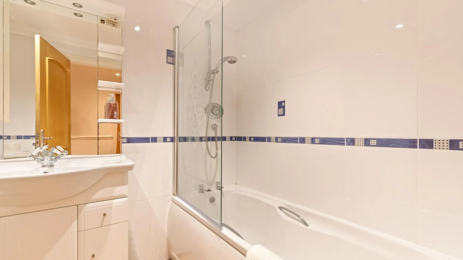 2 South Court - Apartment Tenby