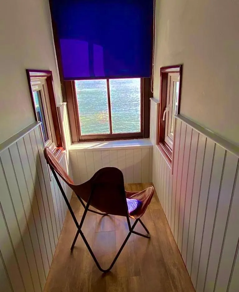 No: 1 The Esplanade Guest Accommodation. Bed and breakfast Tenby