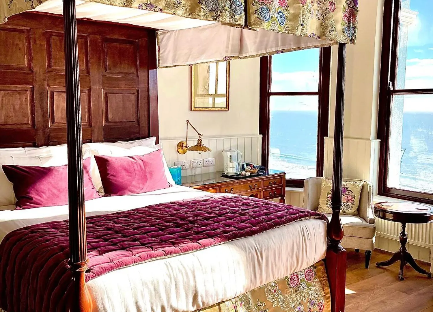 No: 1 The Esplanade Guest Accommodation. Tenby