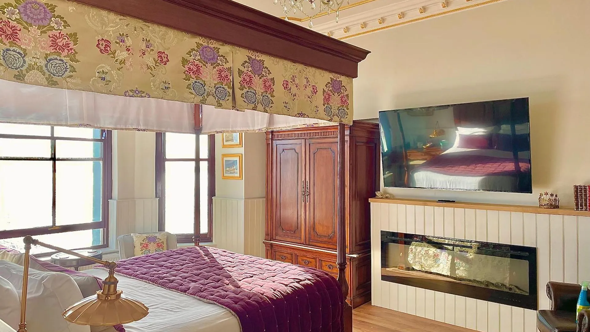 No: 1 The Esplanade Guest Accommodation. 4* Tenby