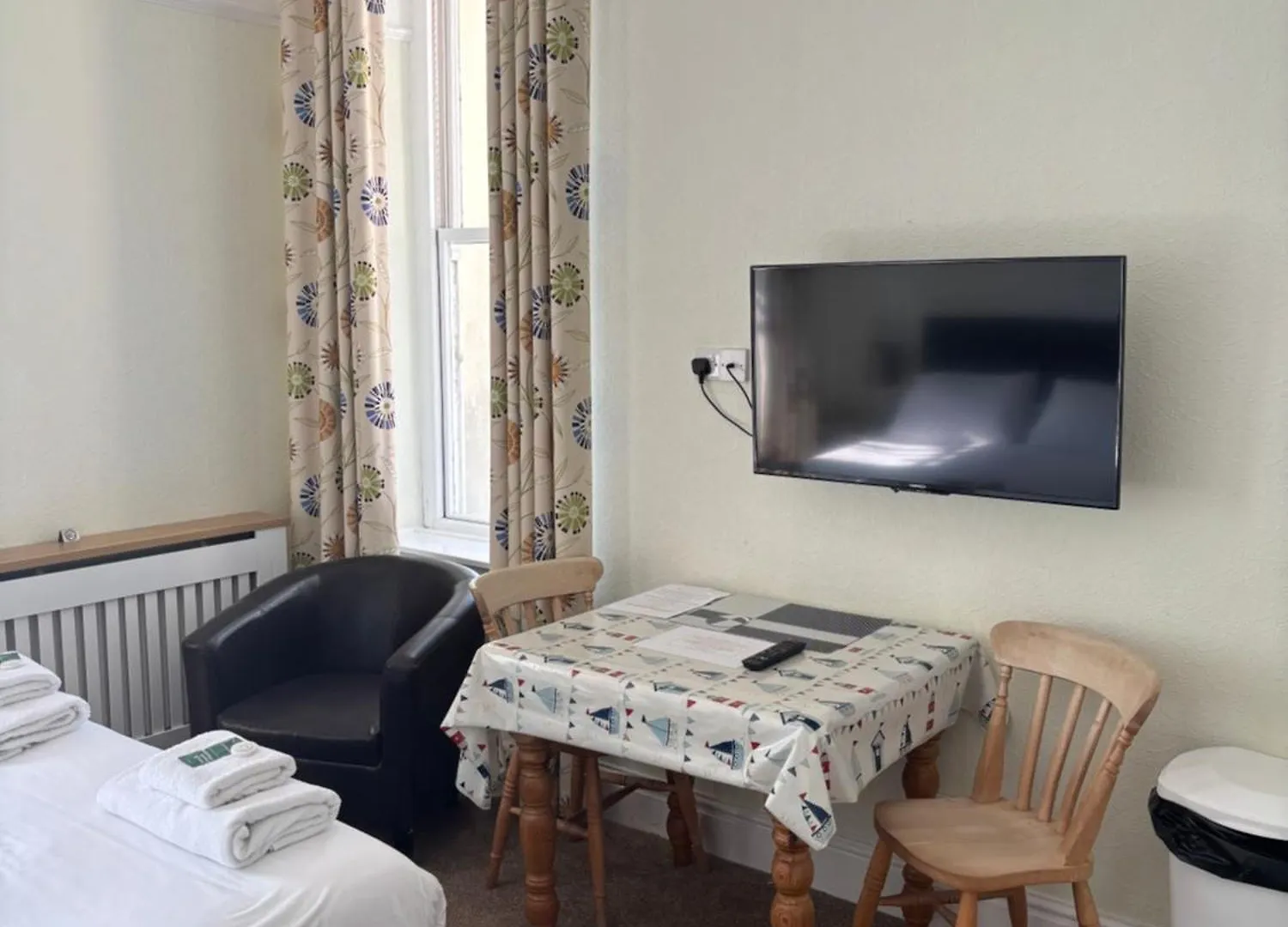 Carnock Apartment *