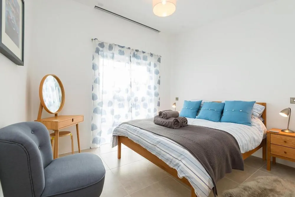16 Waters Edge Apartment Tenby