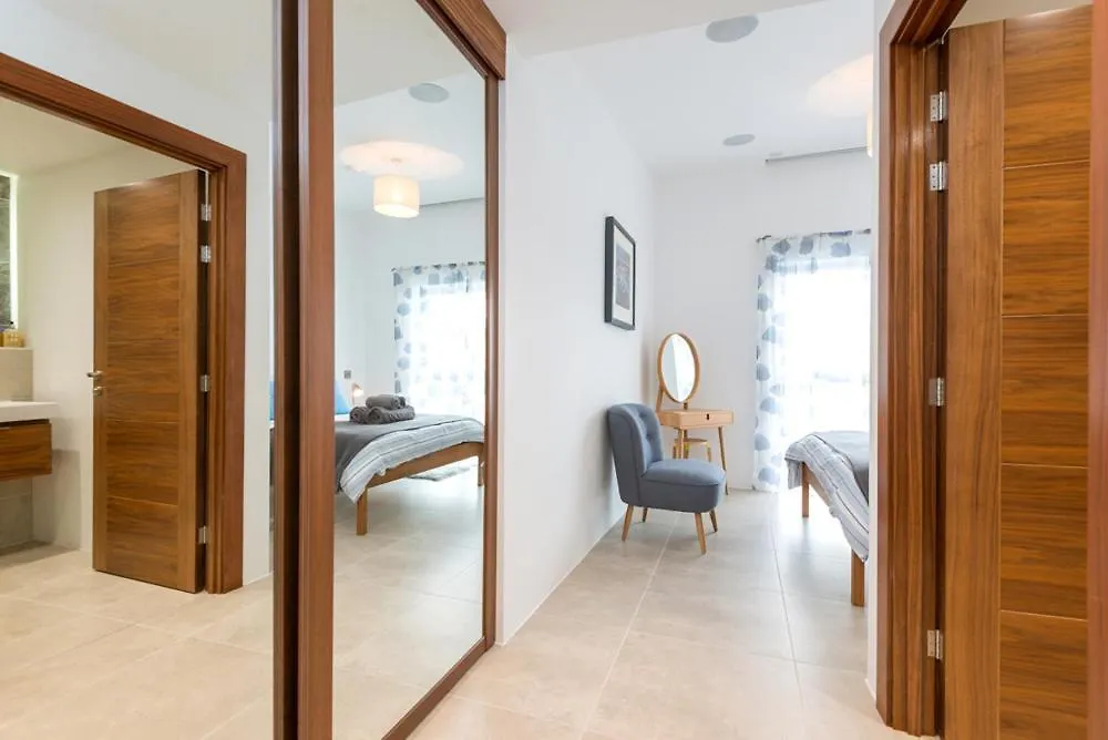 16 Waters Edge Apartment *