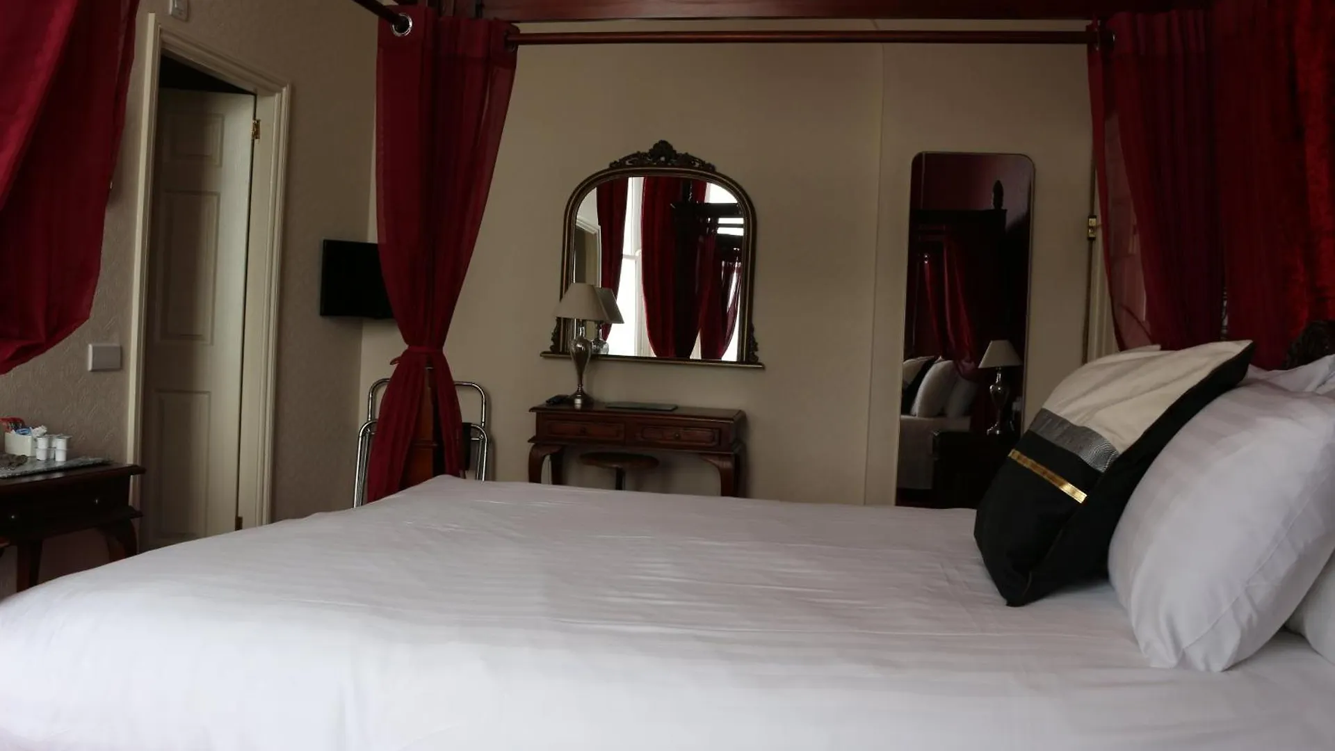 The Belgrave 3*