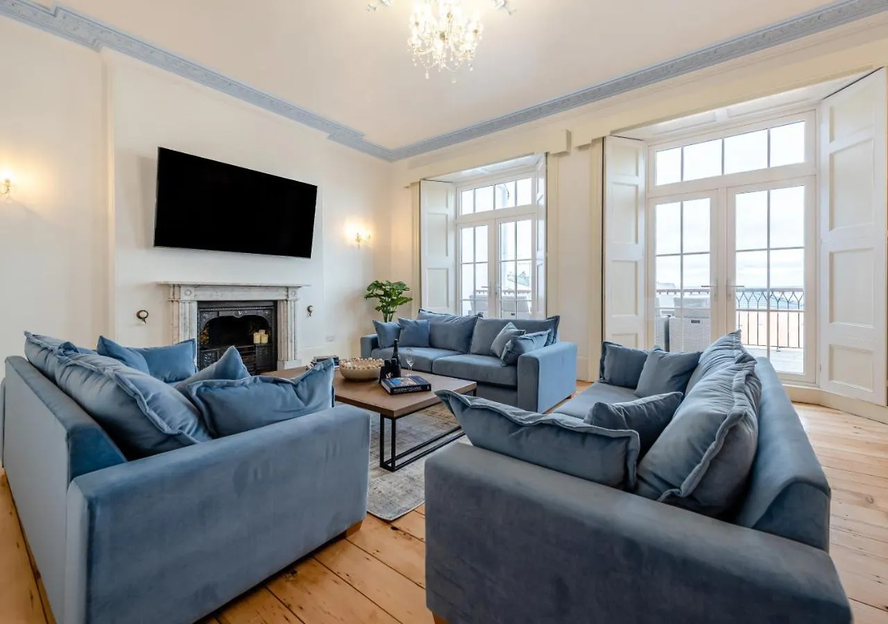 Holiday home Clifton House *