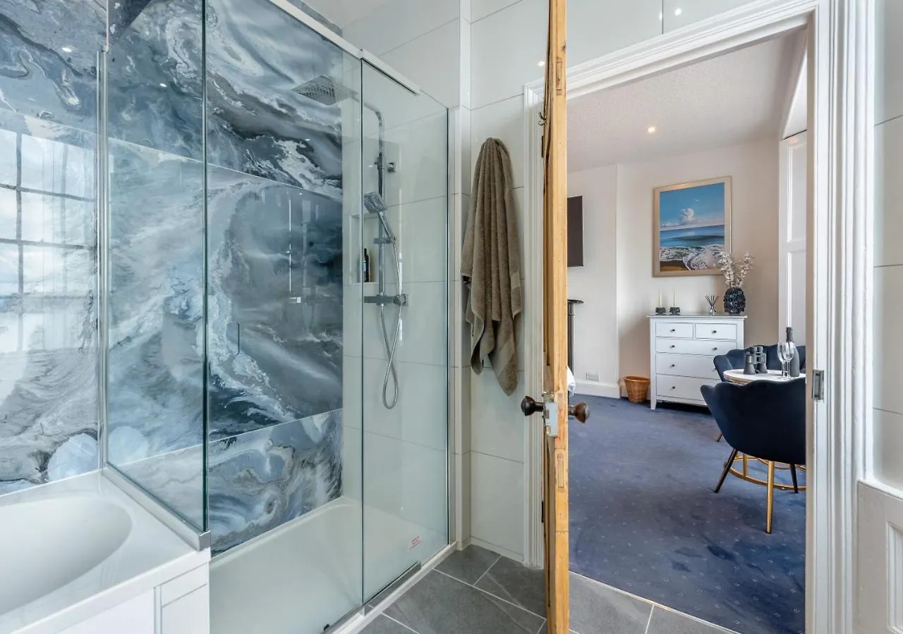 Clifton House Holiday home Tenby