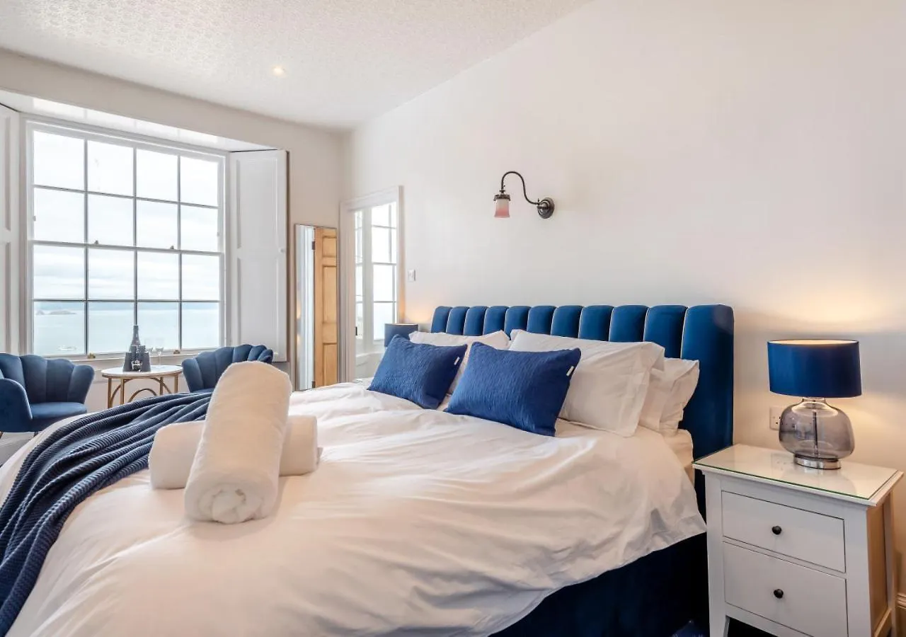 Clifton House * Tenby
