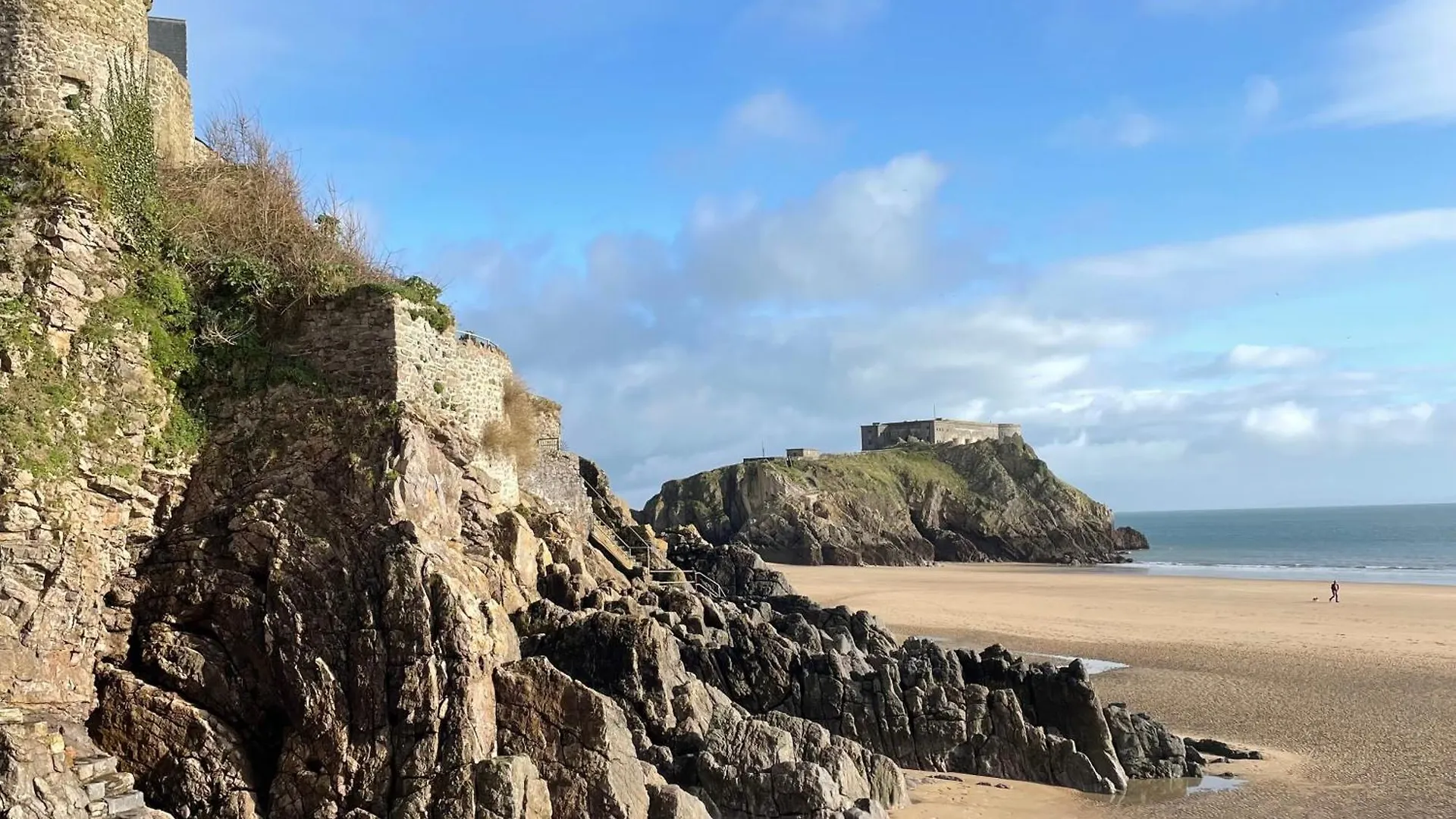 South Seas * Tenby
