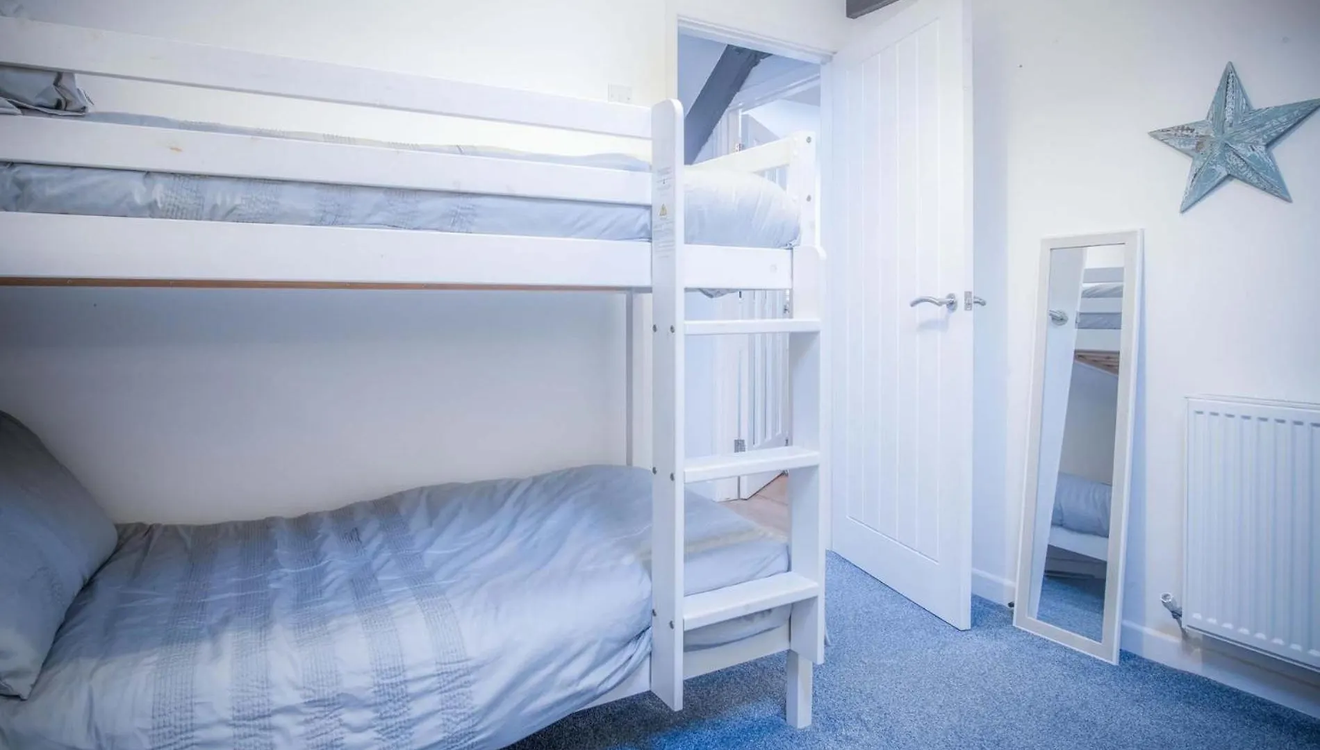 Penthouse At The Mews - 2 Bed - Apartment *