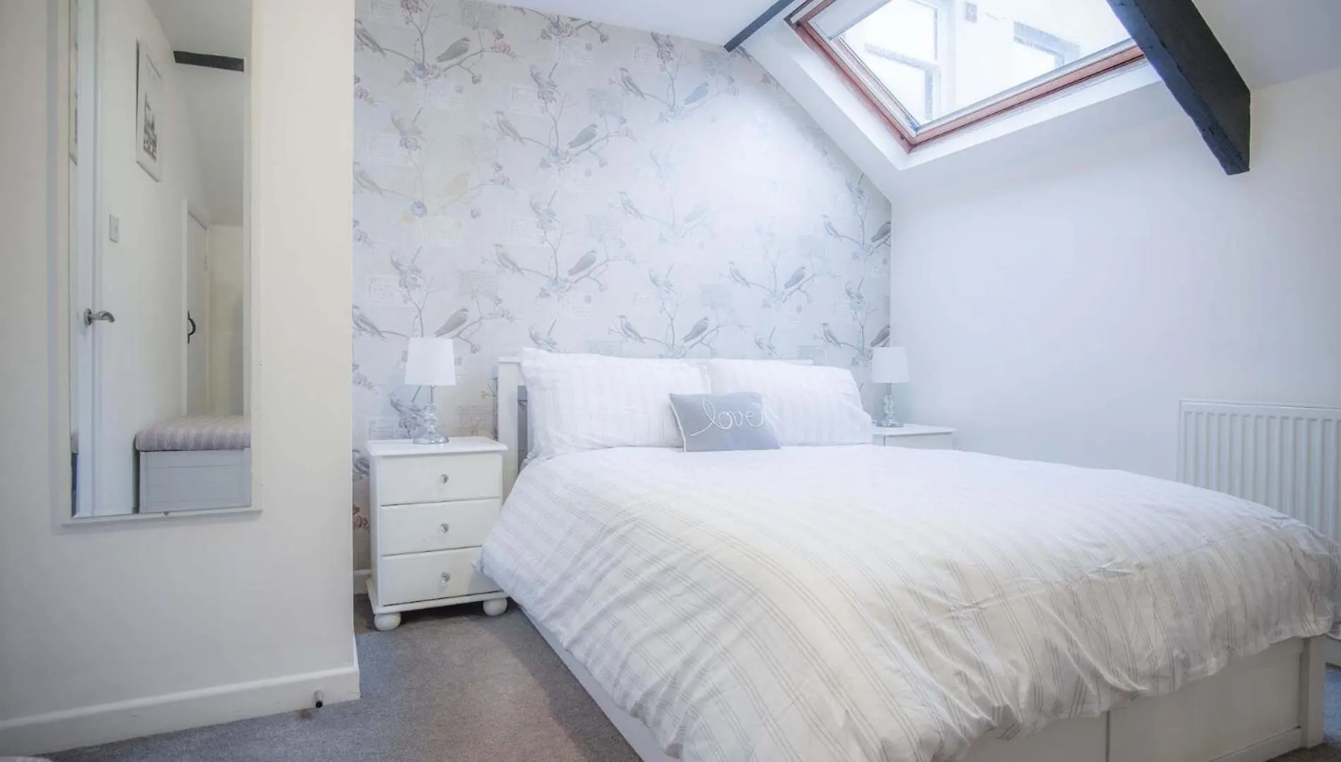 Penthouse At The Mews - 2 Bed - Apartment