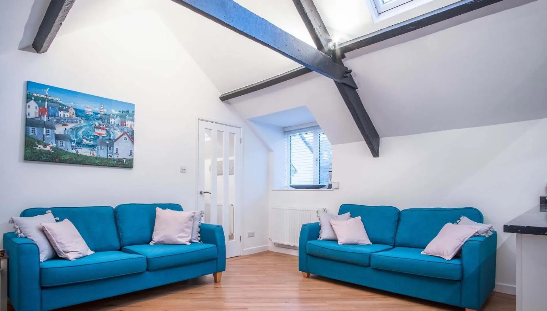 Penthouse At The Mews - 2 Bed - *