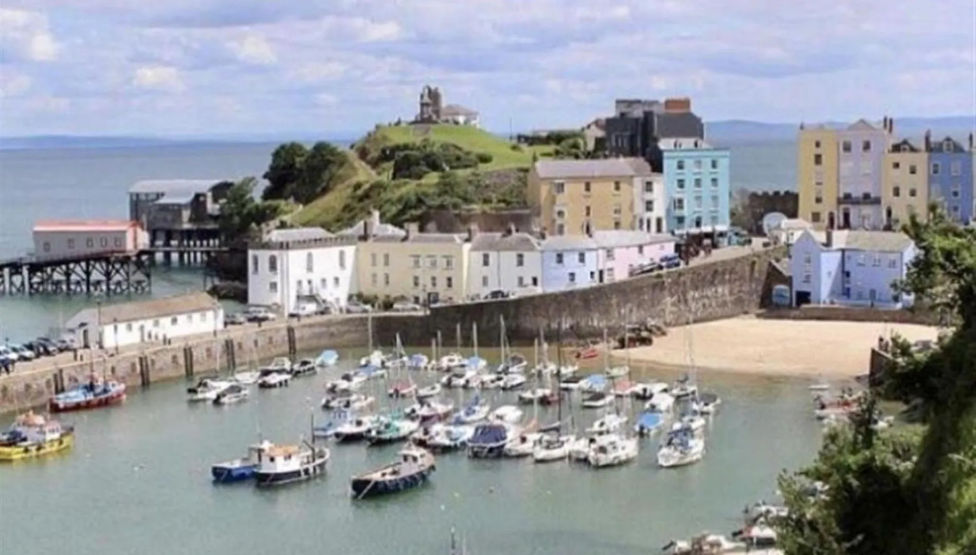 3 Bed In Fb095 Tenby