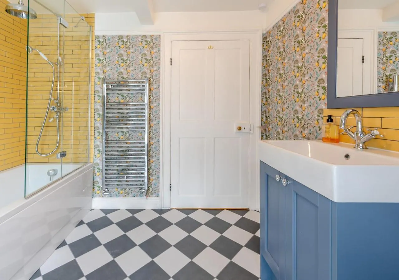 Belle Vue House Tenby