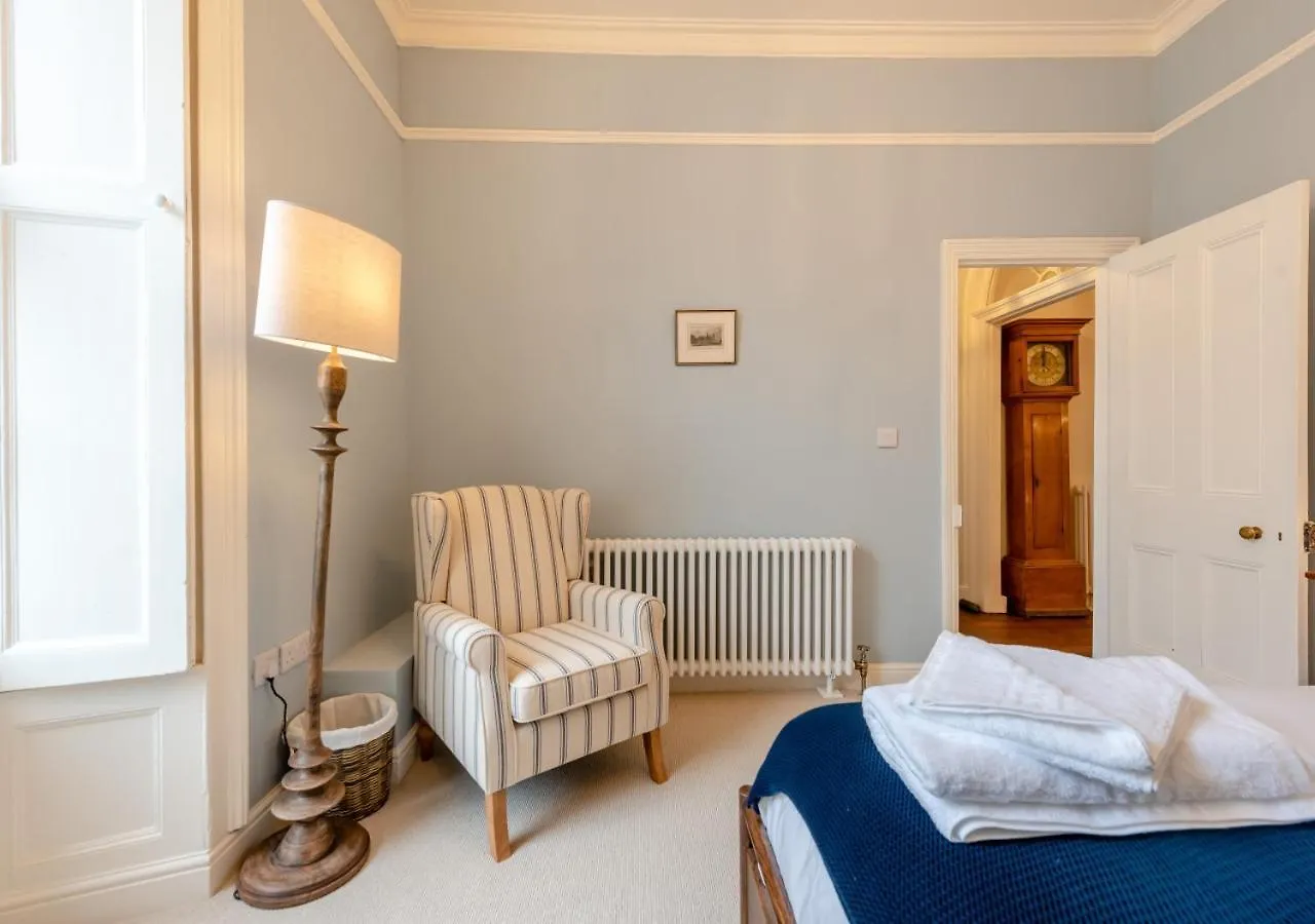 Belle Vue House *