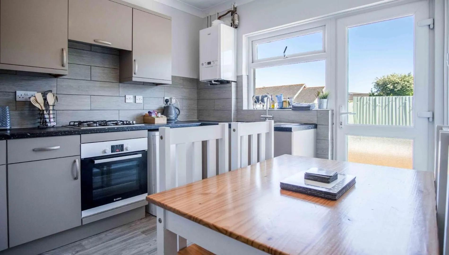 Larkfield - 3 Bedroom - Penally Holiday home
