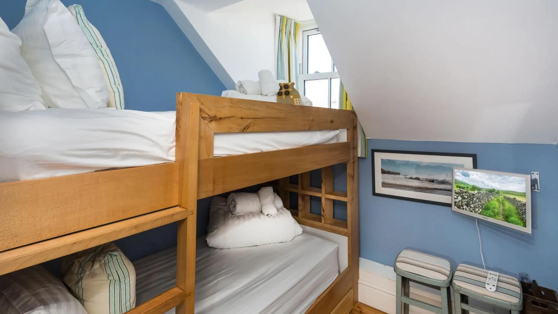High House Sleeping 6 Holiday home Tenby