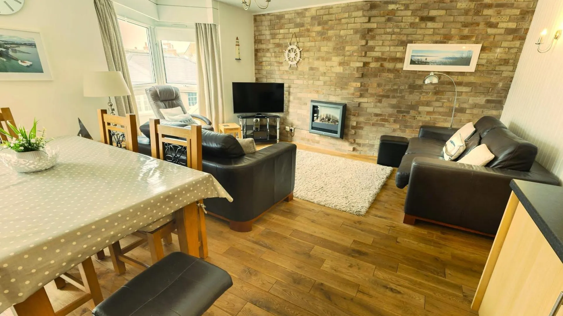 8 St Marys Court Tenby